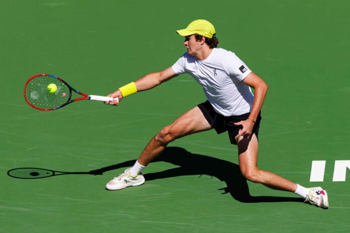 joao-fonseca-vence-na-primeira-rodada-de-indian-wells.-veja-fotos