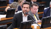 janones-fecha-acordo-com-pgr-para-devolver-r$-157,8-mil-por-rachadinhas