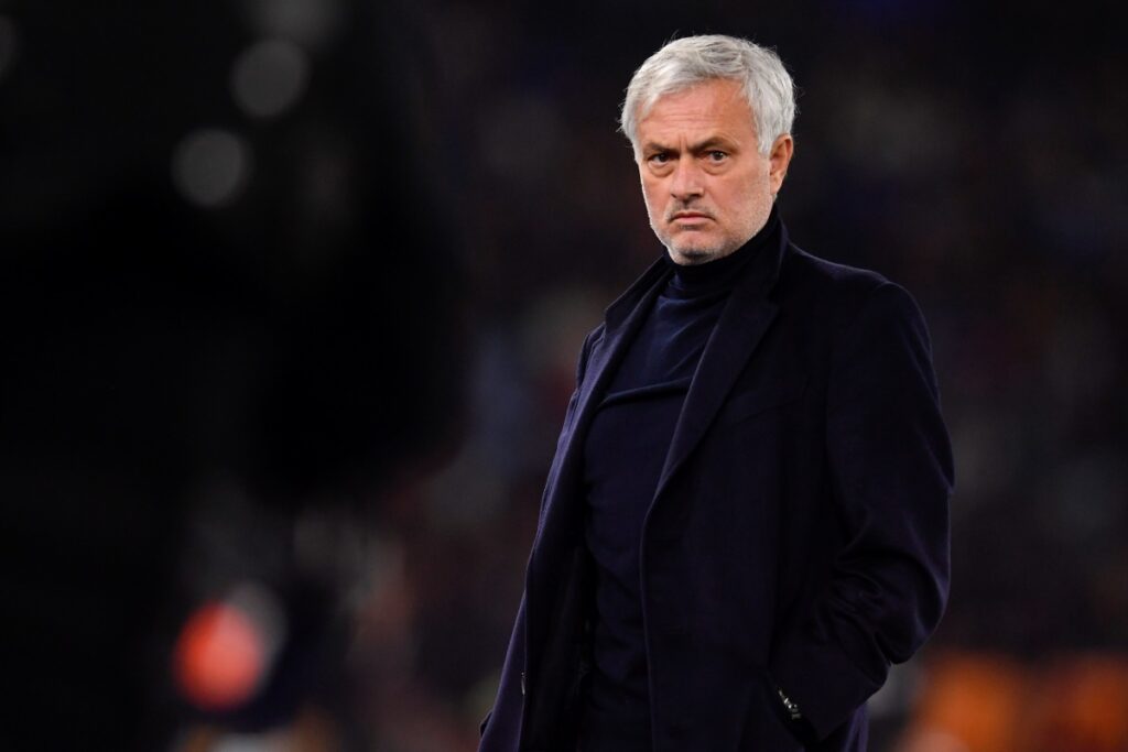 jose-mourinho-nega-acusacao-de-racismo:-“exatamente-o-contrario”