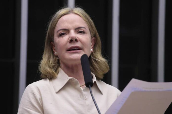 gleisi-critica-oposicao-e-defende-bc:-“morto-nao-pode-fazer-pix”