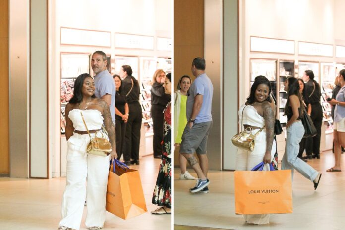 jojo-todynho-chama-atencao-em-shopping