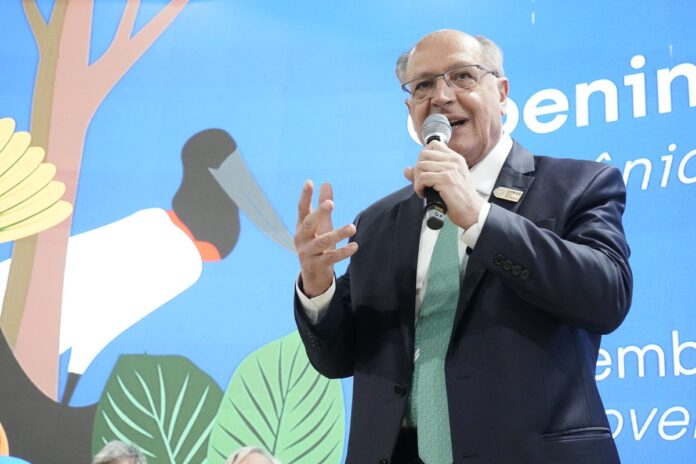 alckmin-rebate-criticas-de-trump-a-tarifas:-“brasil-nao-e-problema”