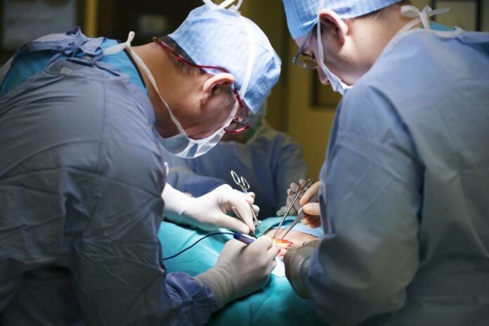erros-medicos-crescem-mais-de-500%-em-um-ano,-aponta-levantamento