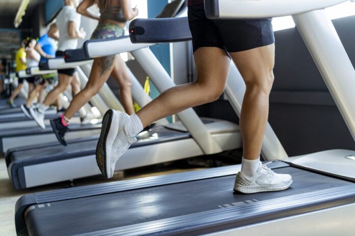 caminhar-e-correr-na-esteira-emagrece-mais-rapido?-entenda-a-logica