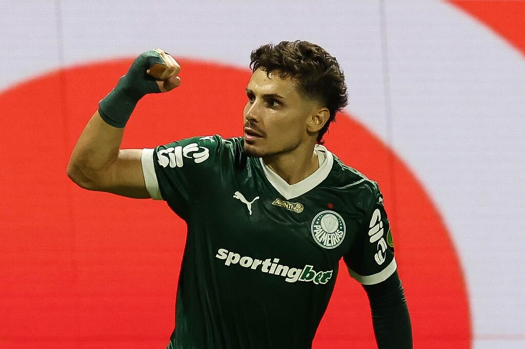 paulistao:-palmeiras-bate-sao-paulo-com-penalti-polemico-e-vai-a-final