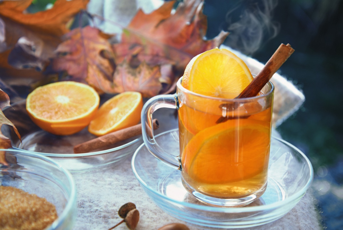 cha-de-folha-de-laranja:-conheca-os-beneficios-e-contraindicacoes