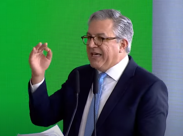 chego-com-obsessao-de-reduzir-tempo-de-espera-de-atendimento,-diz-padilha