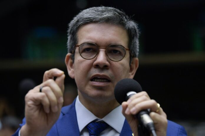 gleisi-preve-reunioes-com-alcolumbre-e-relator-do-orcamento,-diz-randolfe