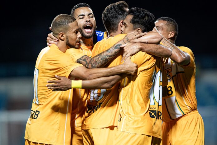 brasiliense-encara-o-goias-em-busca-do-bicampeonato-na-copa-verde