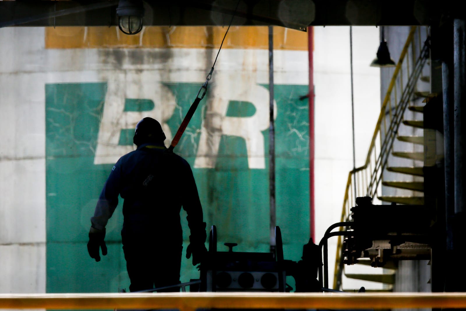 por-crise-do-teletrabalho,-sindicatos-da-petrobras-convocam-greve
