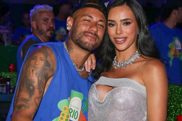 videos-recebidos-por-biancardi-mostram-neymar-cercado-por-mulheres