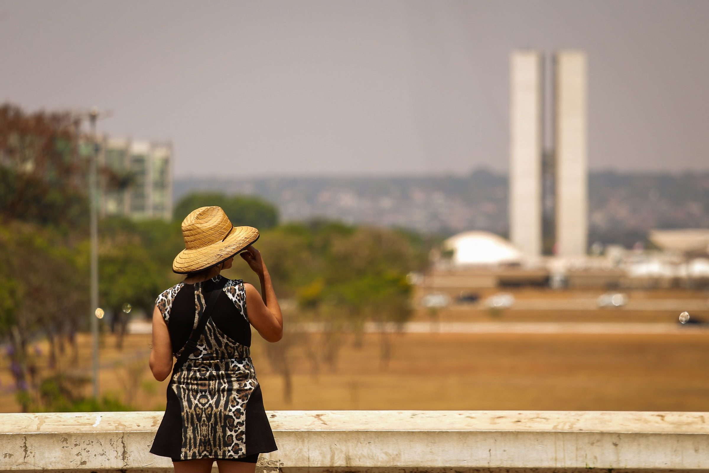 calor-intenso:-entenda-o-que-as-altas-temperaturas-causam-no-corpo