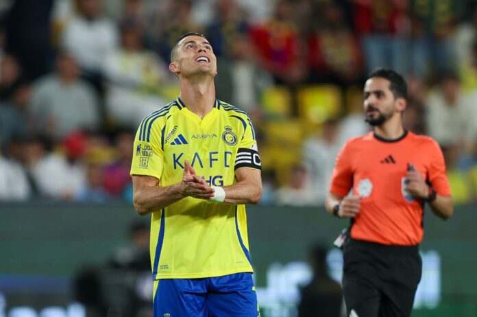 cristiano-ronaldo-fica-revoltado-ao-ser-substituido.-confira-o-momento
