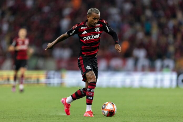 destaque-do-flamengo,-wesley-e-cara-nova-na-selecao-para-jogo-no-df