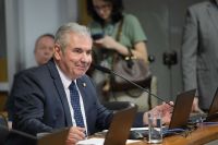 ato-por-anistia-com-bolsonaro-e-governadores-reune-manifestantes-no-rio