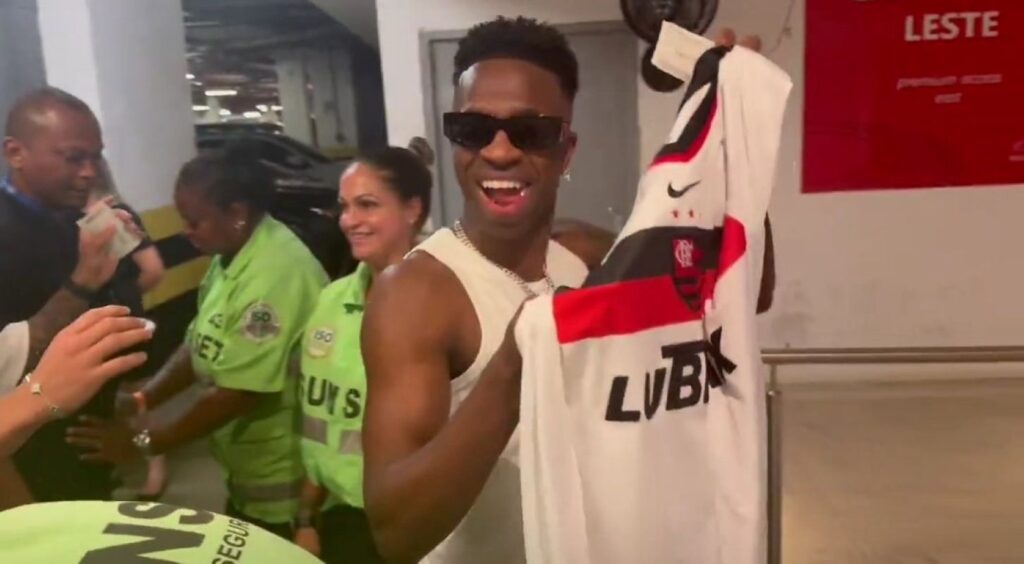 video:-vini-jr.-acompanha-fla-flu-na-final-do-carioca-no-maracana