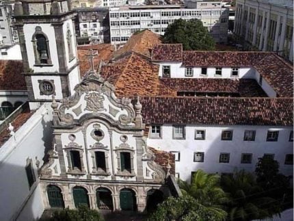 igreja-mais-antiga-de-recife-esta-com-risco-de-desabar;-local-esta-interditado