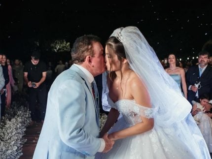 modelo-abre-album-de-casamento-com-amado-batista:-“minha-melhor-escolha-e-voce”