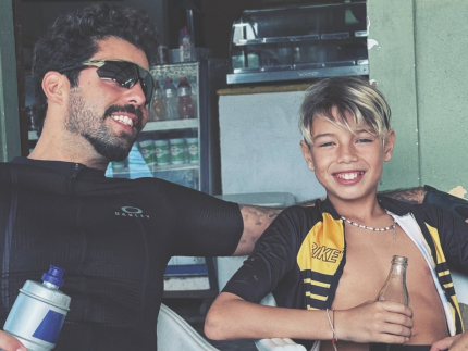 pedro-scooby-celebra-inicio-do-filho-mais-velho-no-surfe:-“coracao-esta-cheio”