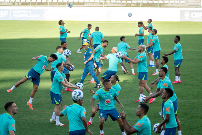 video:-selecao-faz-segundo-treino-no-df-antes-de-jogao-com-a-colombia