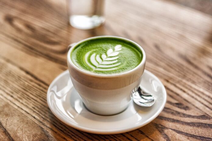 cha-matcha:-saiba-quais-sao-os-beneficios-da-potente-bebida-oriental