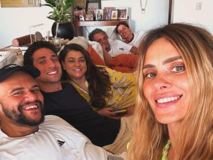 em-casa,-preta-gil-recebe-visita-de-carolina-dieckmann-e-gominho:-“dia-especial”