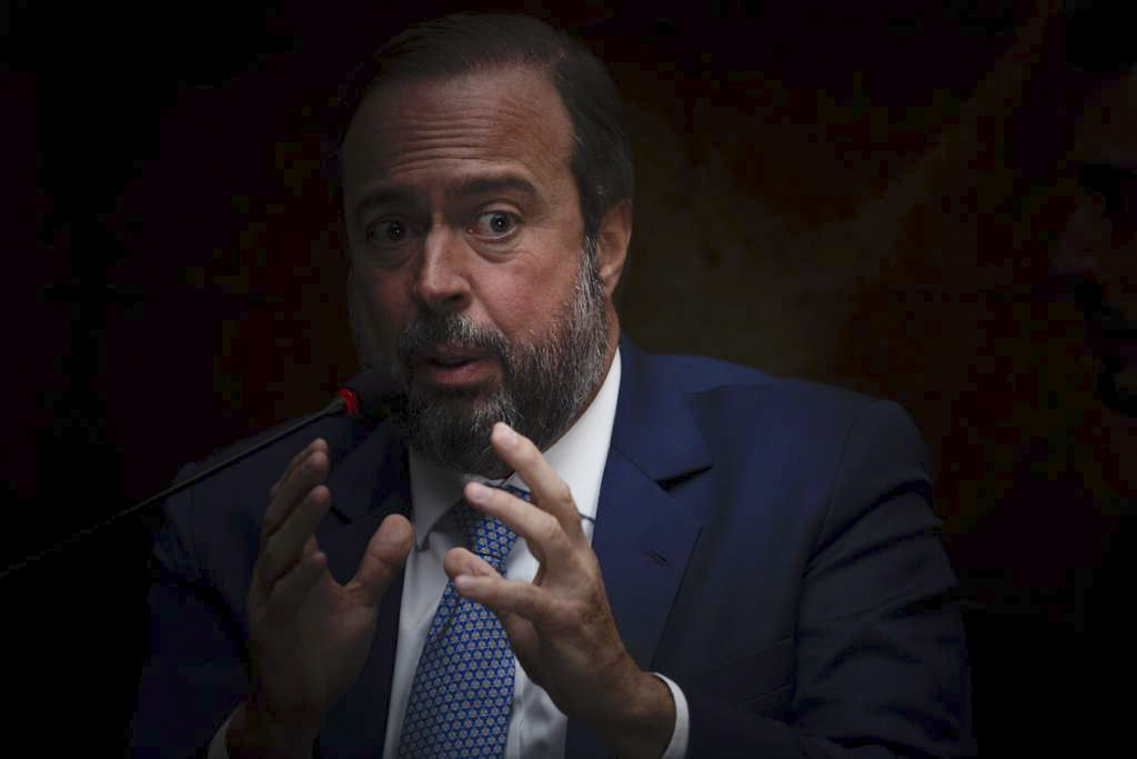 ministro-de-lula-acusa-ibama-de-“atrasar-o-crescimento-do-pais”