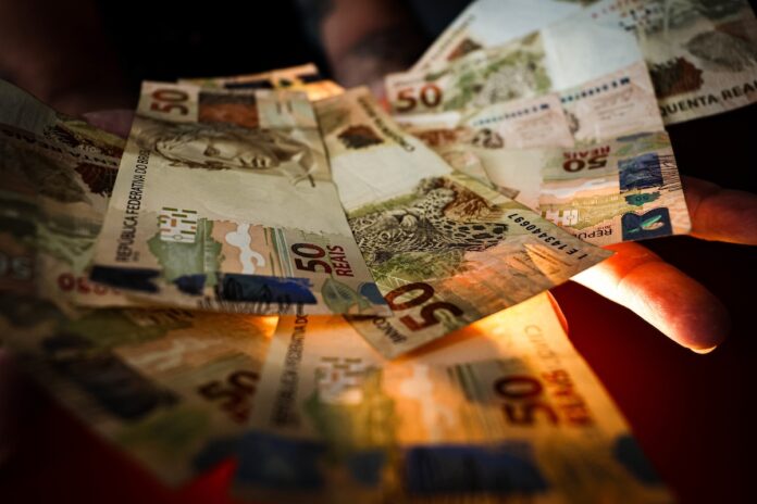 mercado-de-acoes-pode-sentir-efeito-da-taxa-de-10%-sobre-lucros