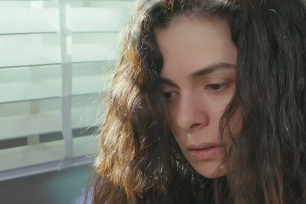 forca-de-mulher:-bahar-fica-em-choque-ao-receber-presente