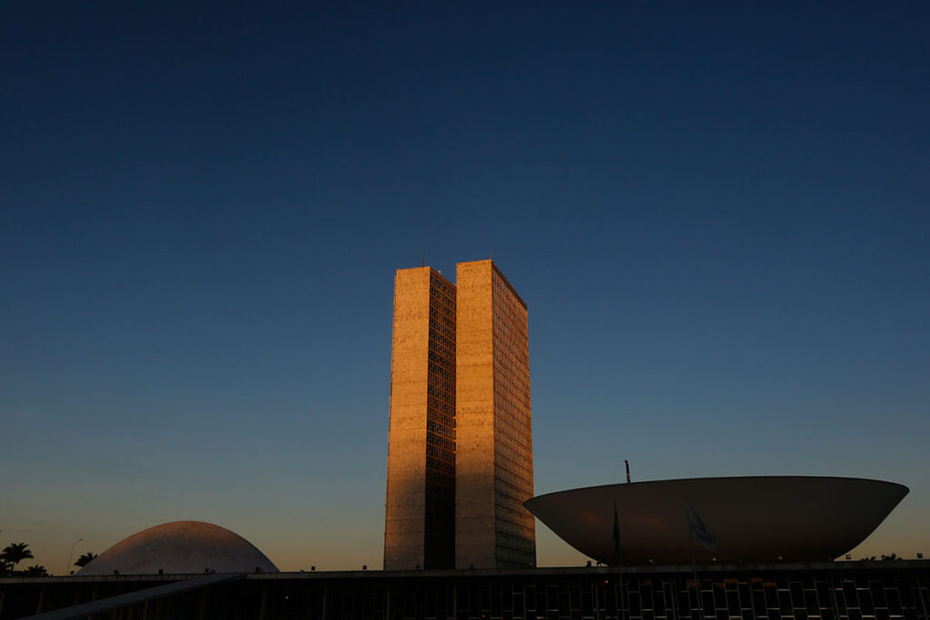servidores-pedem-que-reajuste-retroativo-venha-em-folha-suplementar