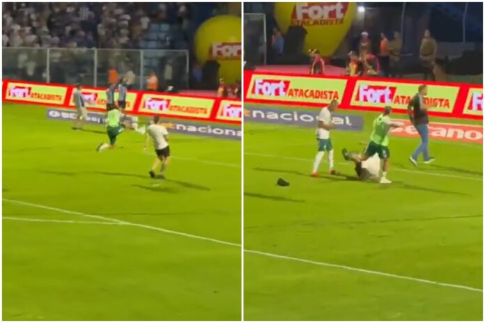 jogador-da-chapecoense-da-“voadora”-em-torcedor-do-avai.-veja-video