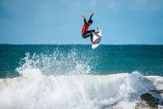 wsl:-yago-dora-vence-italo-ferreira-em-final-e-e-campeao-em-pinache