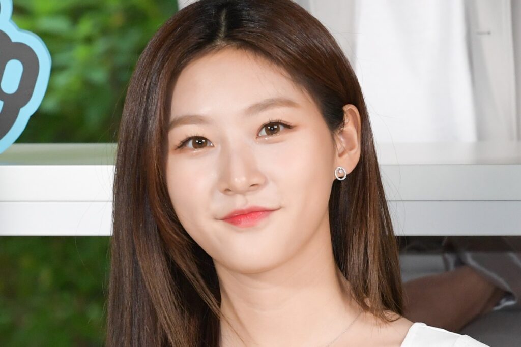 kim-sae-ron:-ex-namorado-diz-que-ator-nao-esta-envolvido-na-morte-dela