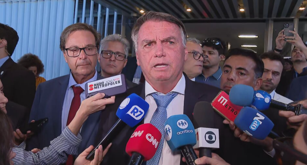 “se-nao-for-o-jair,-vai-ser-o-messias”,-diz-bolsonaro-sobre-eleicao-em-2026