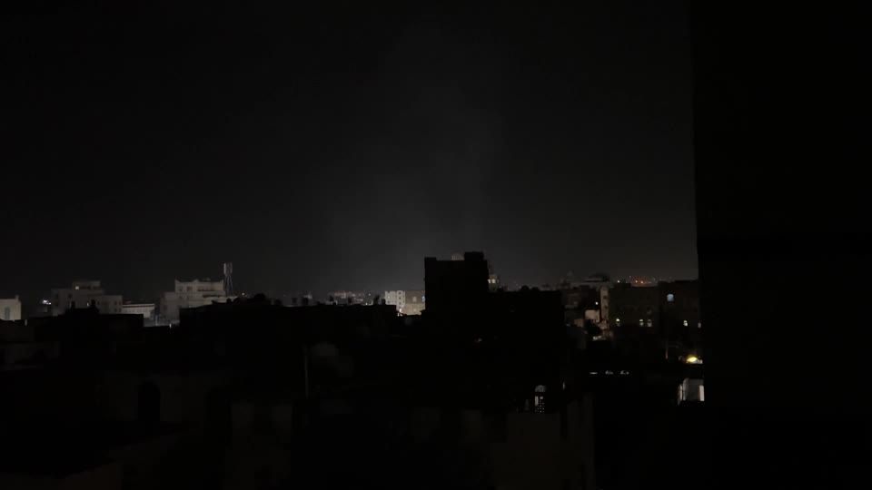 novo-ataque-dos-eua-atinge-bases-houthis-perto-da-capital-do-iemen,-diz-tv