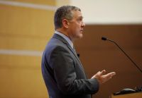 autoridades-canadenses-e-europeias-criticam-tarifa-de-trump-sobre-carros