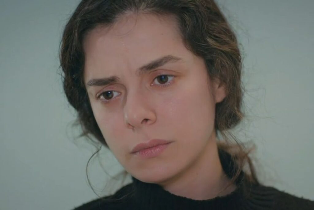 forca-de-mulher:-bahar-abre-a-caixa-enviada-por-nezir 