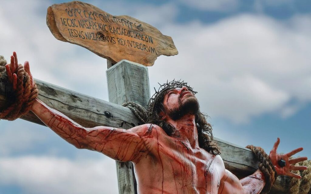 jose-loreto-impressiona-com-caracterizacao-como-jesus-na-‘paixao-de-cristo’