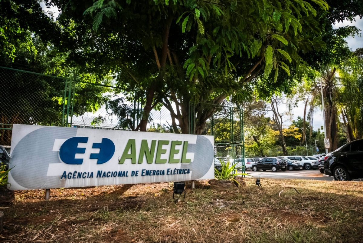 bandeira-de-energia-em-maio-pode-ser-amarela,-diz-diretor-da-aneel