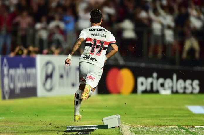 video:-ferreirinha-marca-golaco-e-coloca-sao-paulo-em-vantagem