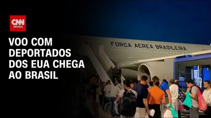 voo-com-96-deportados-dos-eua-chega-no-brasil
