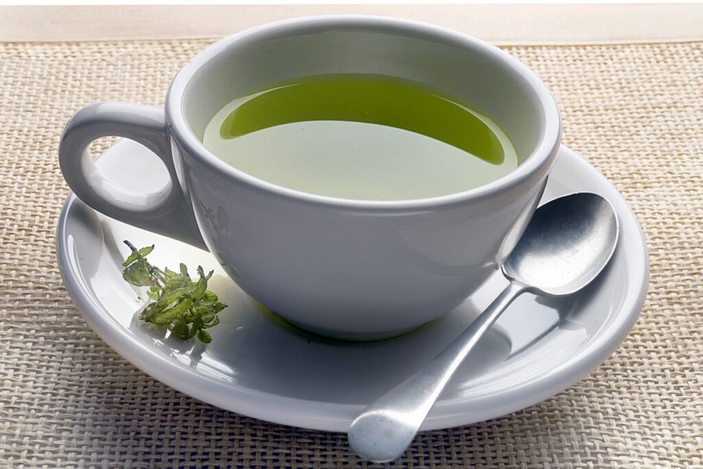 cha-de-alface:-saiba-quais-sao-os-beneficios-da-infusao
