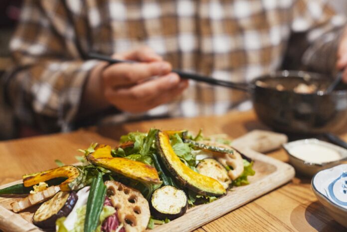 todo-vegano-precisa-de-suplementacao?-nutricionista-explica