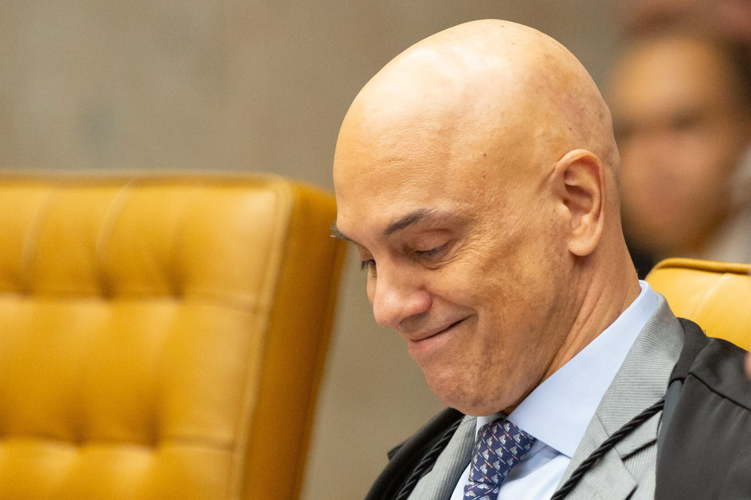 “big-alex”:-the-economist-diz-que-moraes-e-superstar-e-divide-opinioes