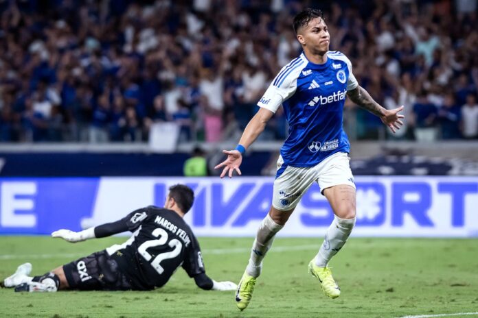 lanterna,-cruzeiro-luta-por-reacao-na-sul-americana-contra-palestino