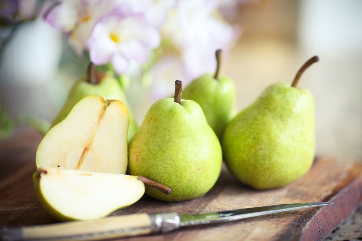 pera:-confira-seus-beneficios-e-motivos-para-incluir-a-fruta-na-dieta