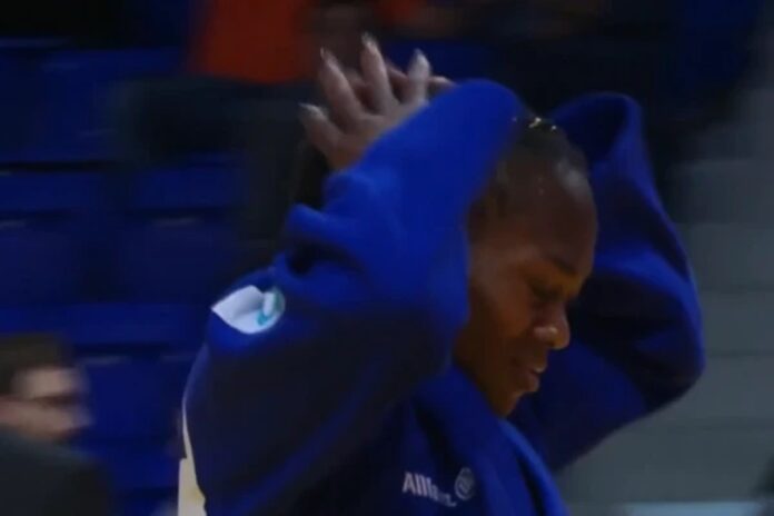 judoca-e-desclassificada-de-final-apos-agarrar-pescoco-de-adversaria
