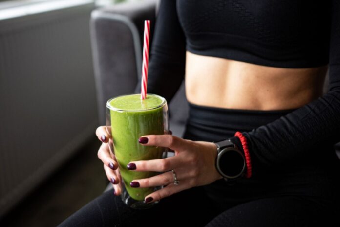 suco-verde-simples-pode-ajudar-a-regular-o-ph-do-corpo.-entenda