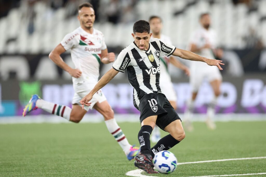 botafogo-derrota-fluminense-por-2-x-0-pelo-brasileirao.-veja-os-gols
