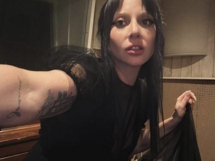 apagao-no-aeroporto-e-seguranca-armada:-saiba-tudo-sobre-a-chegada-de-lady-gaga-ao-brasil